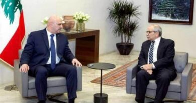 الرئيس عون التقى في مقر الاقامة في قصر بعبدا رئيس الحكومة نواف سلام وبحثا في سبل مواجهة تداعيات العدوان الاسرائيلي على الضاحية الجنوبية فجر اليوم.