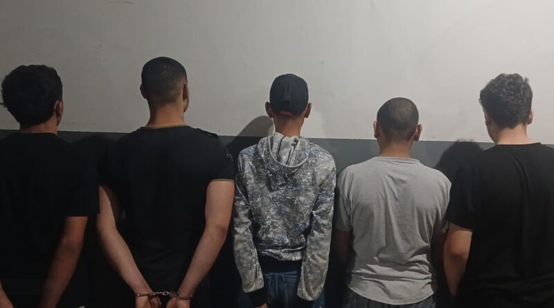 ينشطون بعمليّات السّرقة في محافظة الشّمال، وفصيلة أميون تُلقي القبض عليهم.